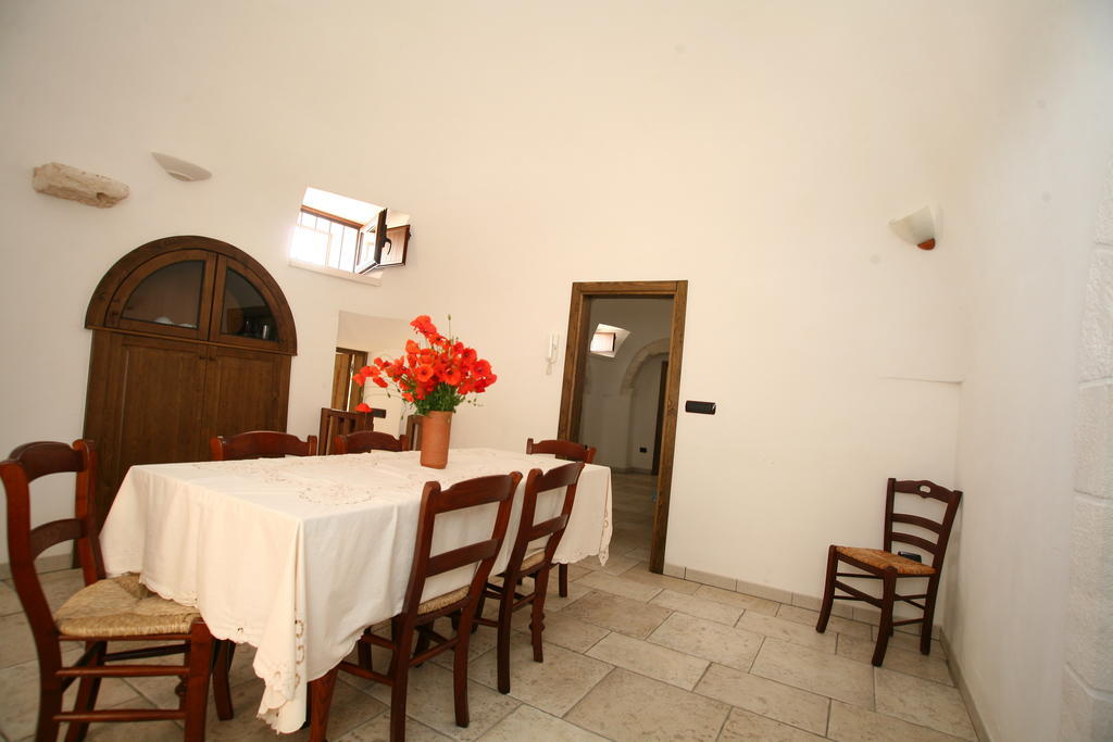 لوكوروتوندو Trulli Convertini الغرفة الصورة
